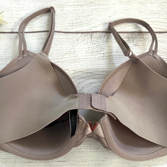 Victoria Secret Love Cloud Lined Demi Bra - Picture 8 of 13